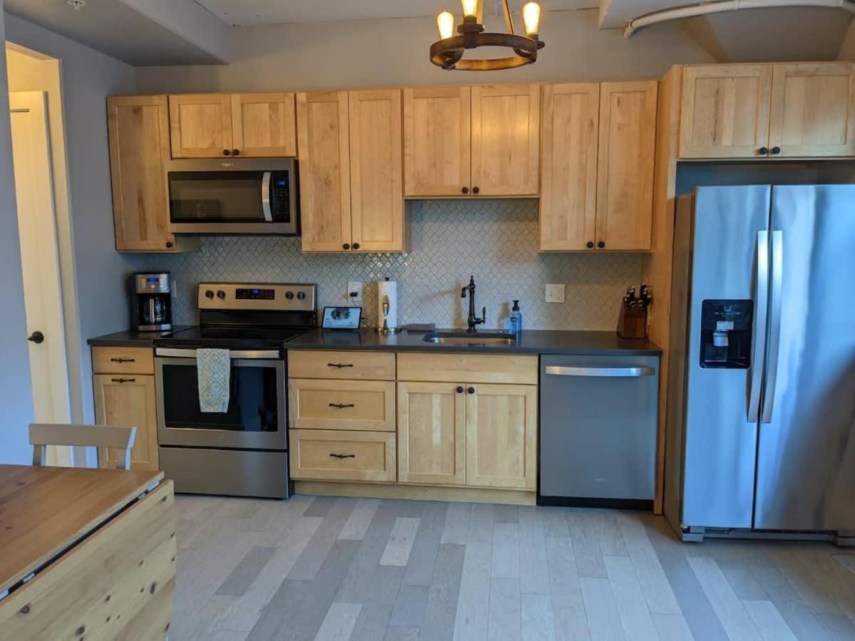 Condo On State Hospital Grounds! Traverse City Exterior foto